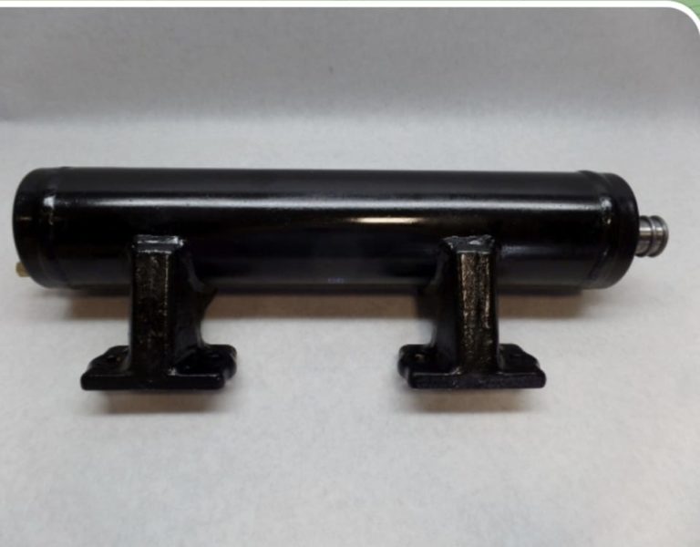 3081359 /3161781 / 4975879 Теплообменник (маслоохладитель) для трактора (Buhler 2375)