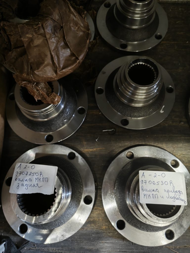 9707250 Вилка МКПП задняя (Buhler 2000)